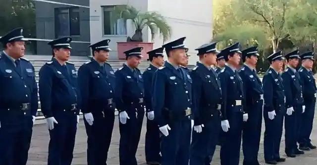 队报：巴黎卖拉莫斯和李刚仁收入破亿，将签阿克利乌舍和迪奥曼德