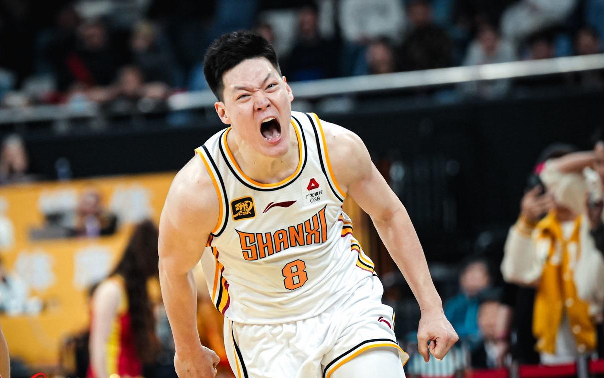 下滑得有点那快，卡塞米罗3次被过全场最高+5次丢失球权