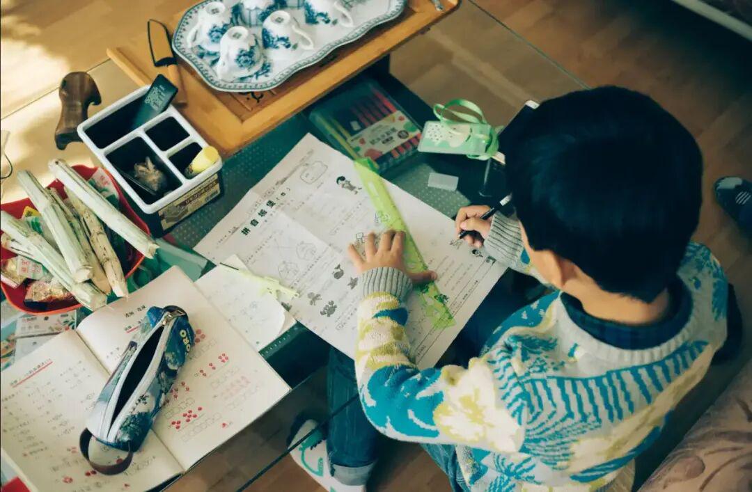 记者拉比奥、于帕、楚阿梅尼、萨利巴缺席训练前者母亲探班扑空