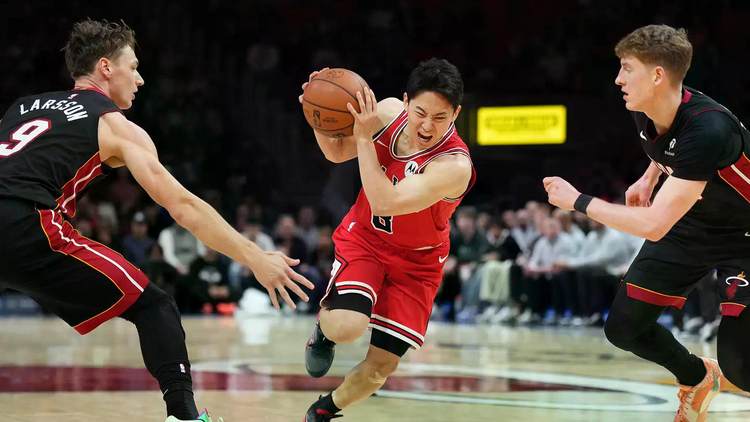 尼克斯迎赛点利好!马刺替补中锋出战成疑,文班亚马要独自扛内线