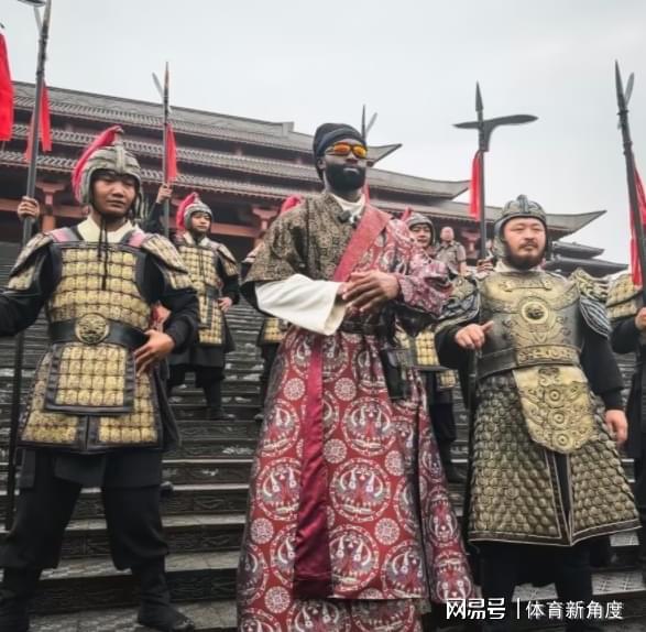 约什·哈特谈牺牲:接受蓝领身份,铺就冠军之路