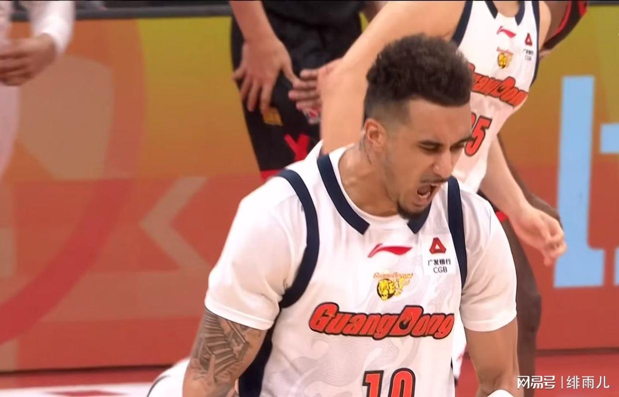 字母布朗并未绑定!阿龙可自行申请交易快船也有意 被绿凯伤透?