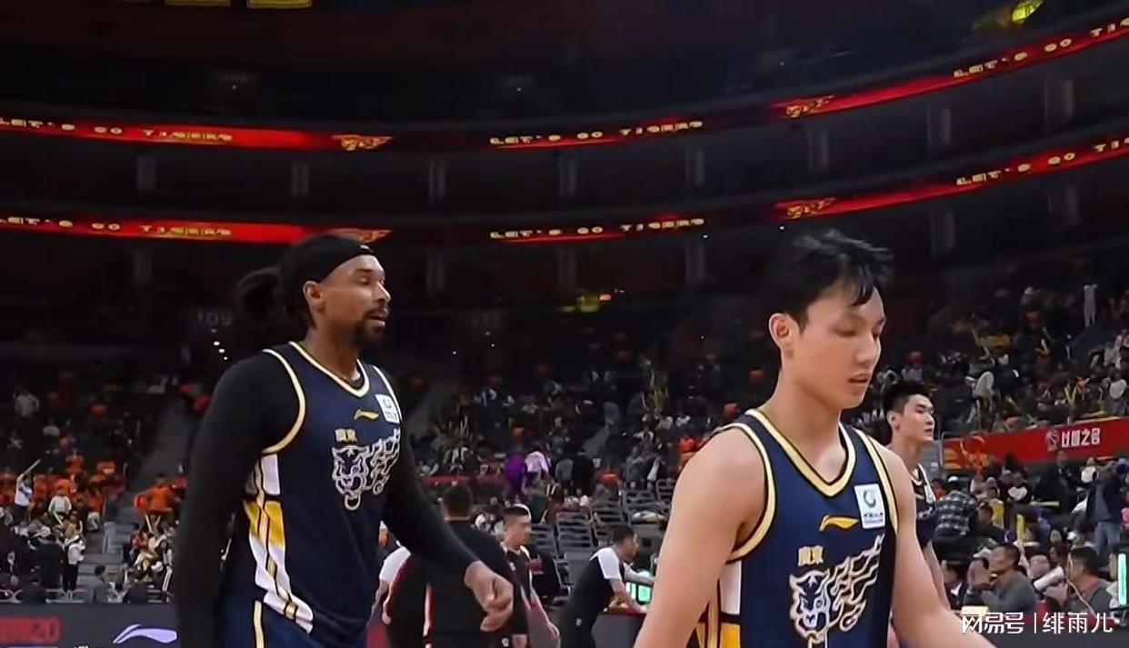 米兰体育NBA总决赛第5场:尼克斯3