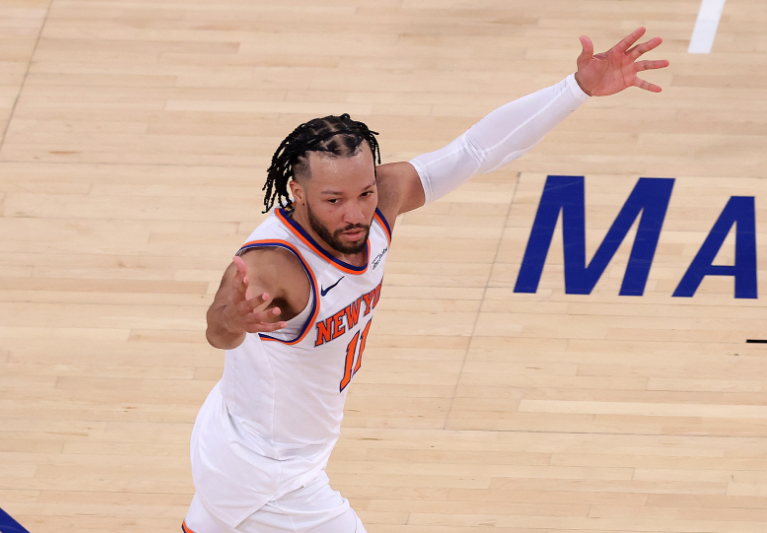 绝妙，湖人队新阵容被NBA评论员比尔·西蒙斯起绰号“Snowtime”