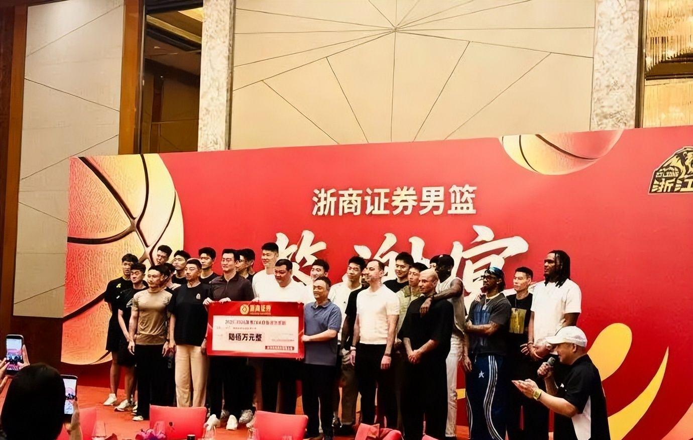 PJ·霍尔伤愈顺利渴望长留黄蜂