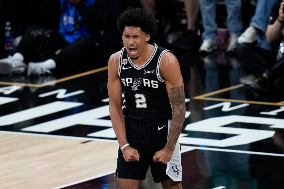 突发！福克斯取关马刺，字母哥交易倒计时，快船计划追求FMVP
