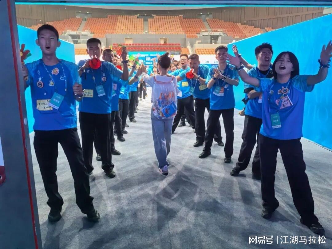 专注!詹姆斯:季后赛我把手机完全关掉,没一个人能联系到我