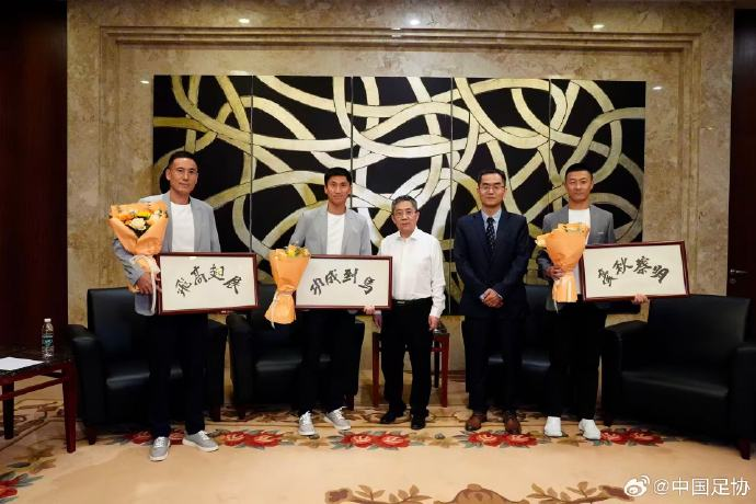 95年魔术豪取57胜,季后赛淘汰乔丹,为何却在总决赛惨遭4:0横扫