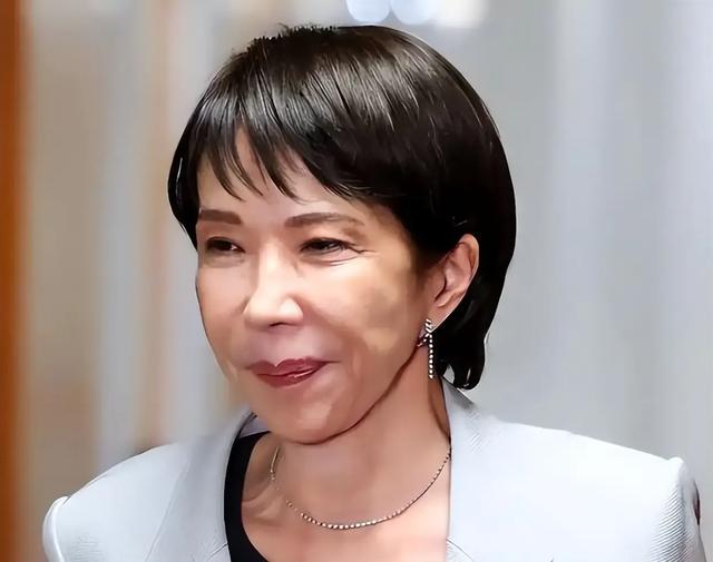 为什么十几支球队哄抢41岁的詹姆斯，湖人却不着急续约？