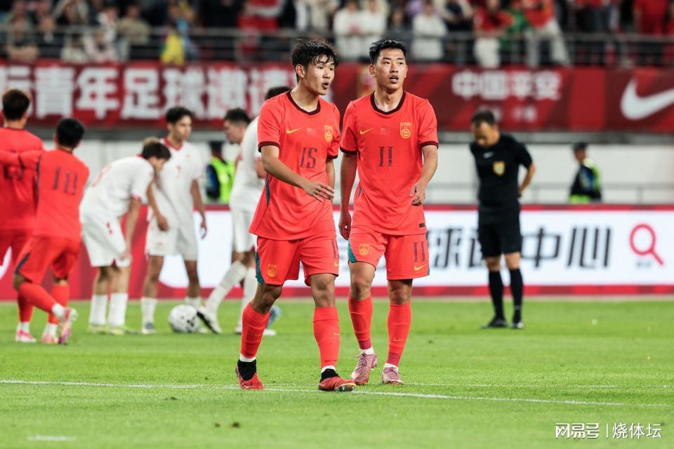 德容:日本队的低位防守非常出色,我们将全力备战对瑞典的比赛